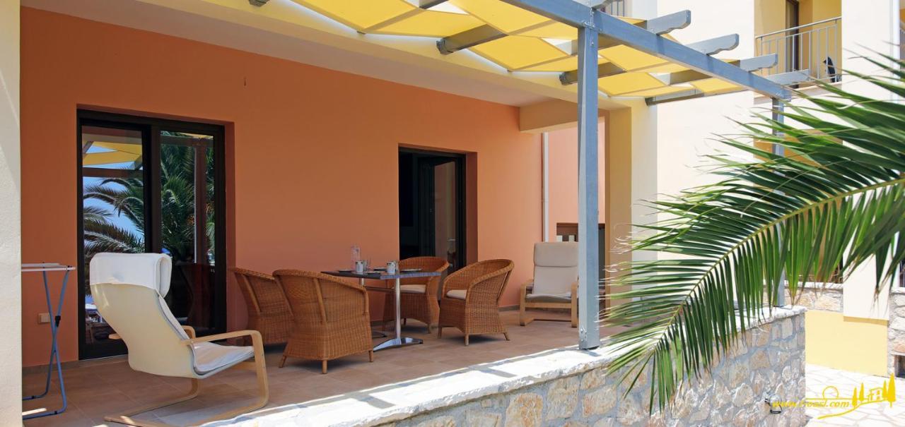 Aparthotel Oasis By The Sea Chiliadou  Exterior foto