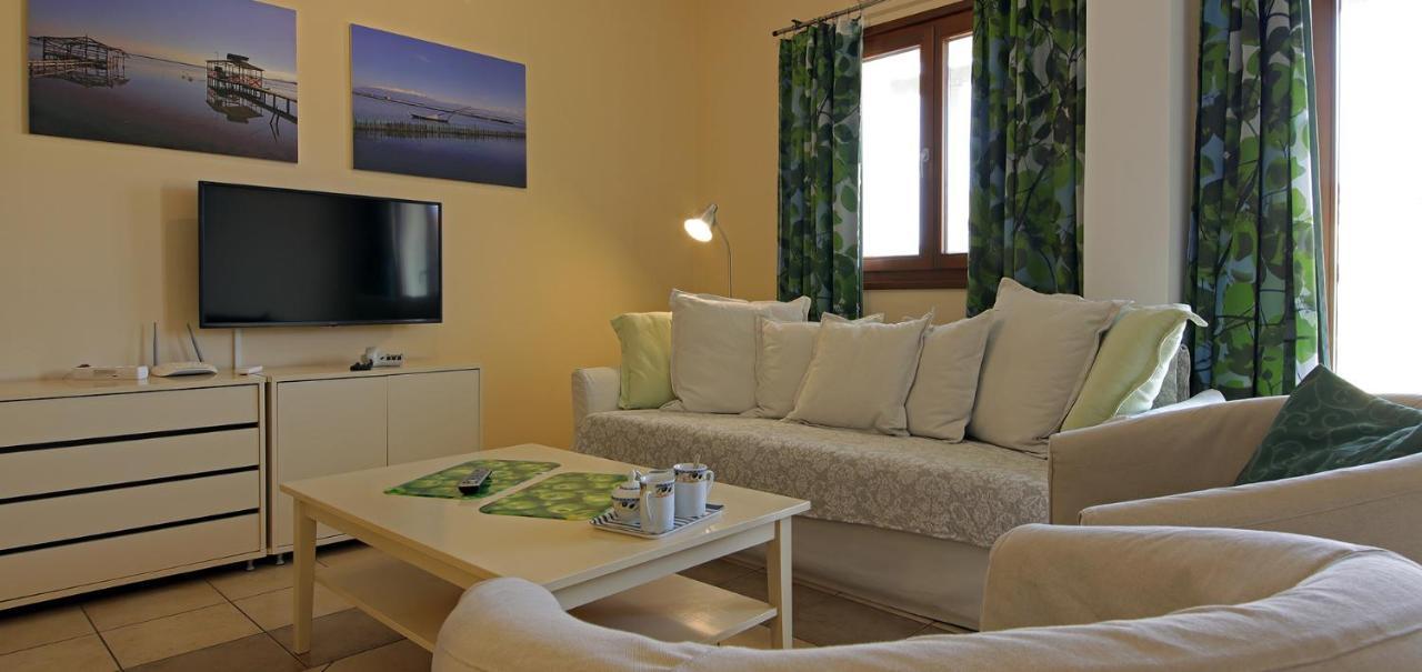 Aparthotel Oasis By The Sea Chiliadou  Exterior foto