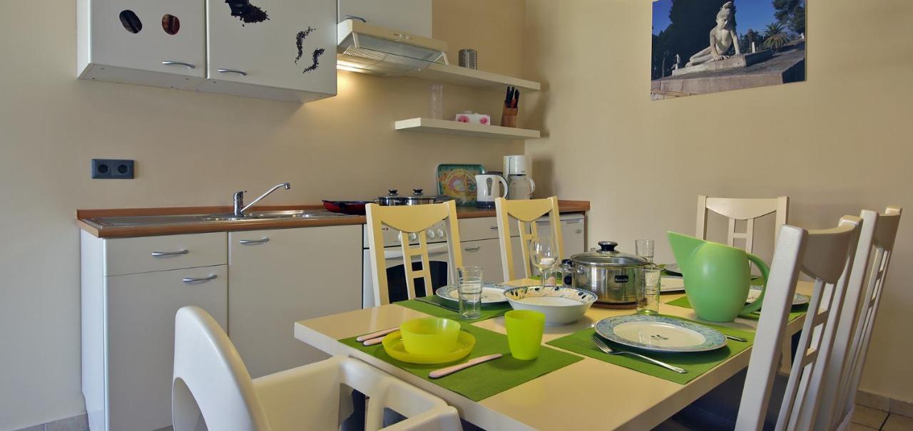 Aparthotel Oasis By The Sea Chiliadou  Exterior foto